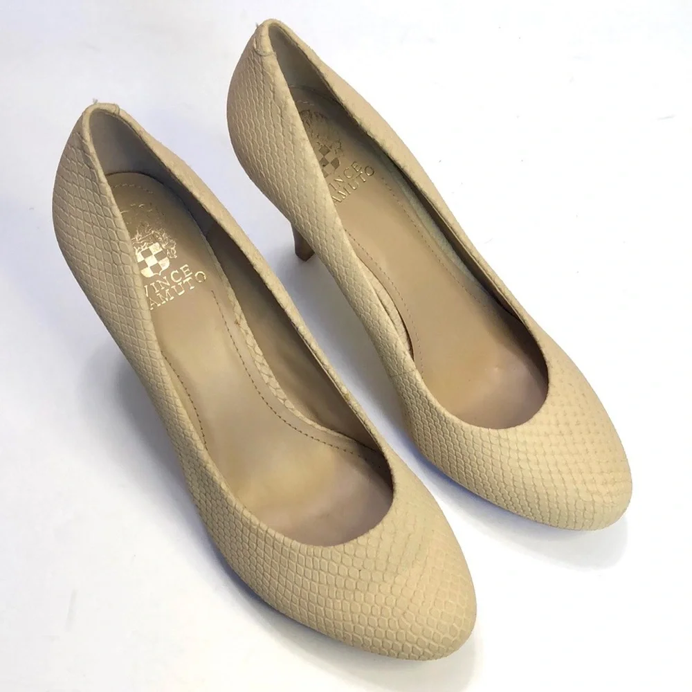 Vince Camuto Cream Zella Textured Almond Toe Platforrm Leather Heels size 9.5M